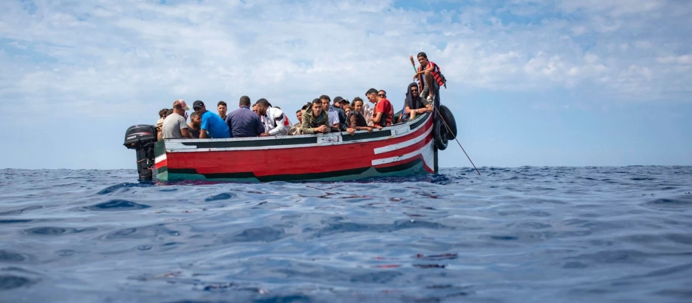 Λέσβος: Απόβαση 136 αλλοδαπών με 5 πλωτά - Έφτασαν χωρίς κανένα πρόβλημα